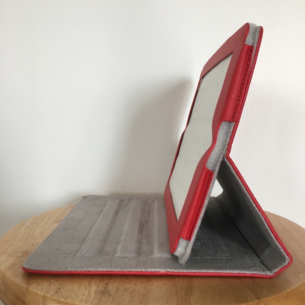 Kawaii red cartoon iPad 1 case - Picture 4 of 7